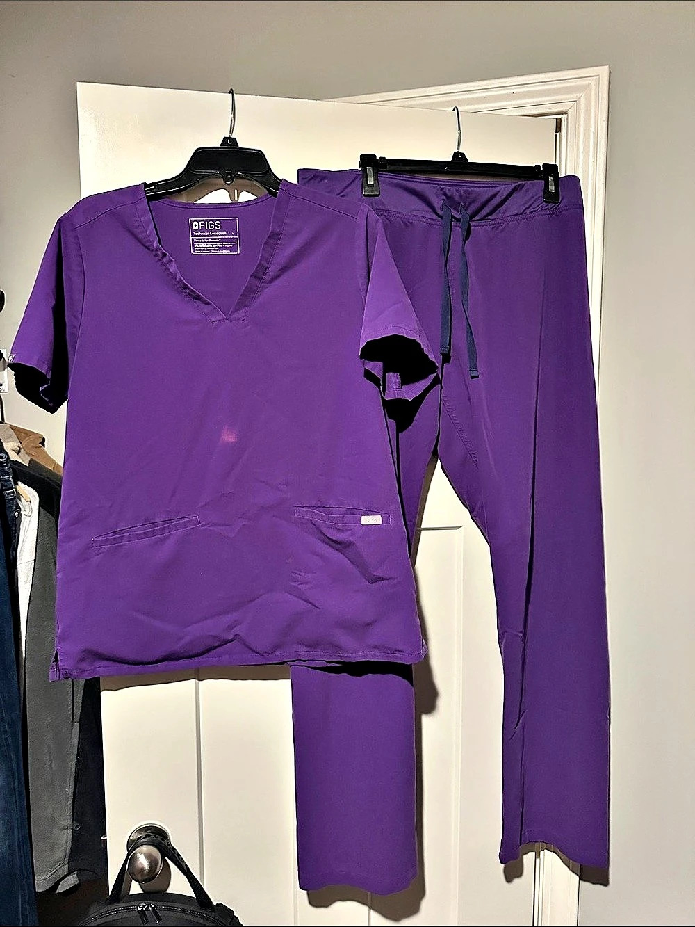 FIGS Technical Collection V-Neck Scrub Top and Pant Set Purple Scrub Set Size L